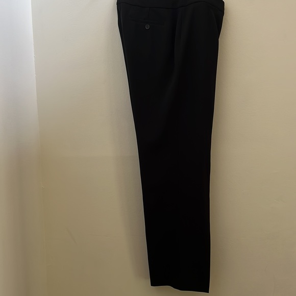 Gorgeous Black Blazer and Pant Suit by Liz Claiborne Size 14/16 - Picture 4 of 9